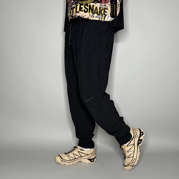 Nike Sweatpants Black Polyester Joggers Subtle Knee Swoosh Ankle Zippers Flare